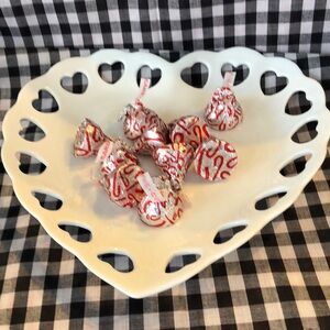Pepper tree Tabletops heart shaped dish